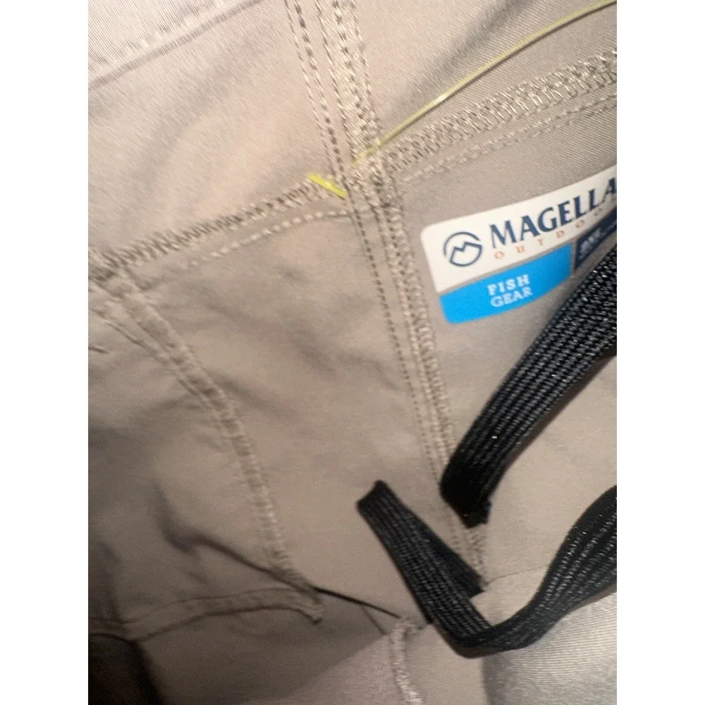 Magellan outdoors Water repellent‎ fish gear shorts mens 2XL tan
